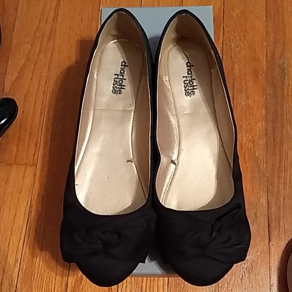 3/$30 Brand new black flats with bow